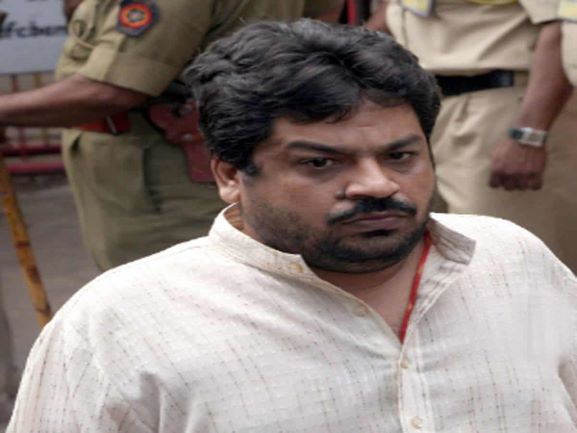 ముంబై పేలుళ్ల దోషి మృతి