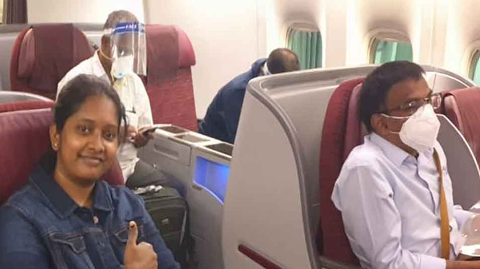 అమెరికా నుంచి హైదరాబాద్ కు చేరుకున్న 250 మంది భారతీయులు