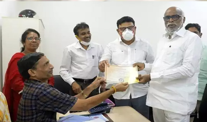 ఎమ్మెల్సీగా డొక్కా ఏకగ్రీవం