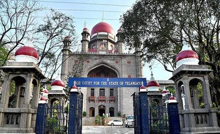 ప్రజల ప్రాణాలతో చెలగాటమా? తెలంగాణ ప్రభుత్వంపై హైకోర్టు ఆగ్రహం ప్రజల ప్రాణాలతో చెలగాటమా? తెలంగాణ ప్రభుత్వంపై హైకోర్టు ఆగ్రహం
