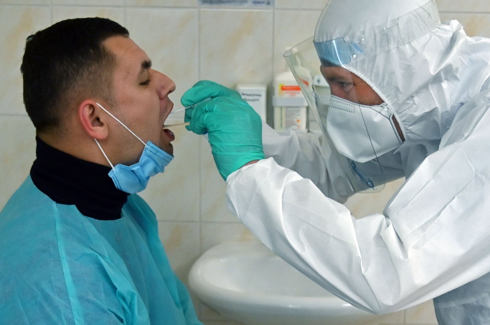 టెస్టుల్లో ప్రభుత్వమా? ప్రైవేటా? ఎవరు..?