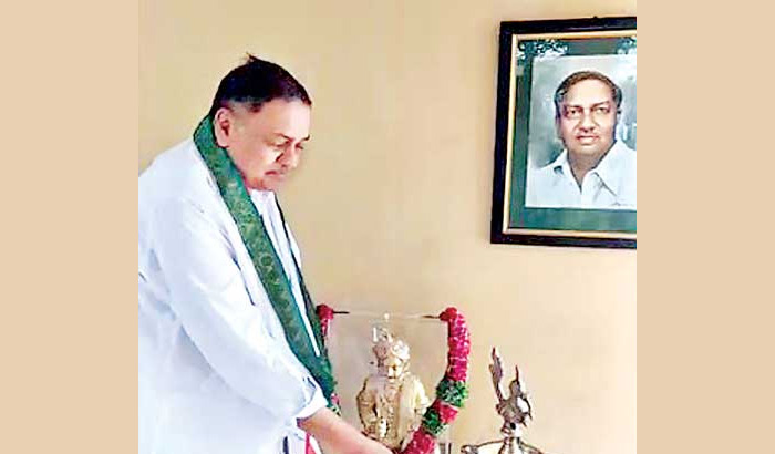 అంతర్జాతీయ కవి సమ్మేళానాన్ని ప్రారంభించిన మండలి బుద్ధప్రసాద్‍