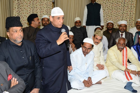 రాజ్ భవన్ లో ఘనంగా ఇఫ్తార్ విందు