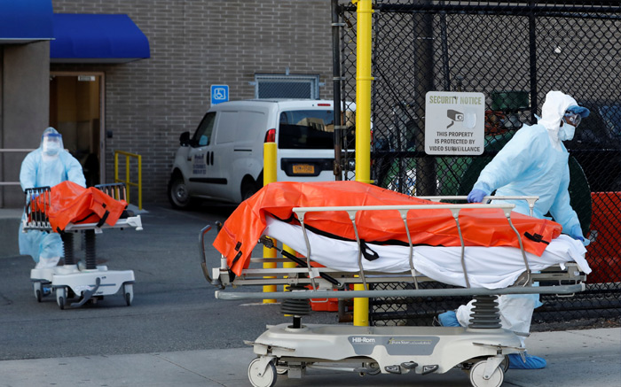 యూఎస్ లో 1,30,000 దాటిన కరోనా మరణాలు