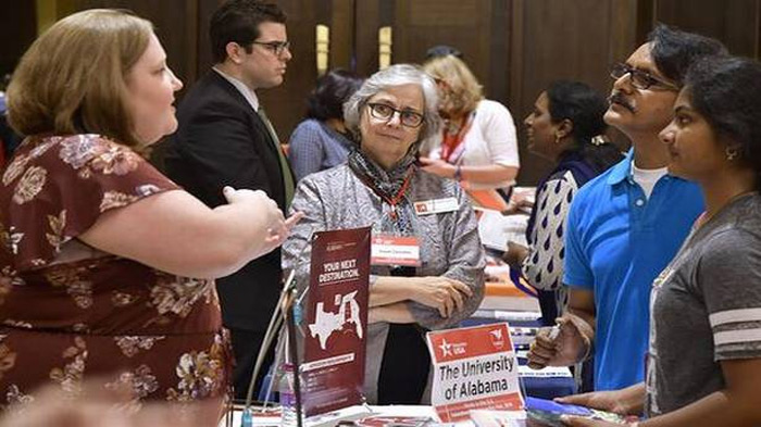 విదేశీ విద్యార్థులపై నిర్ణయం వెనక్కు తీసుకోండి