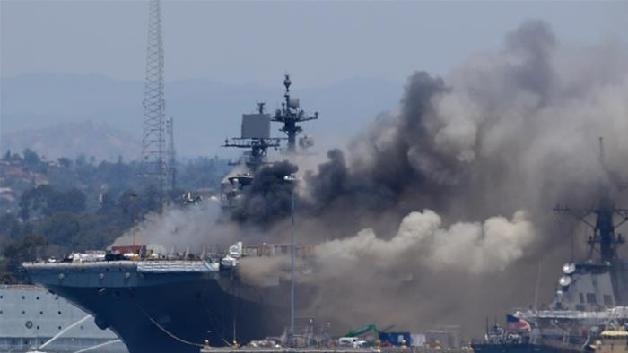 అమెరికా యుద్ధనౌకలో అగ్ని ప్రమాదం