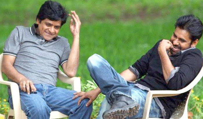 అలీపై నిప్పులు చెరుగుతున్న ప‌వ‌ర్‌స్టార్ ఫ్యాన్స్!