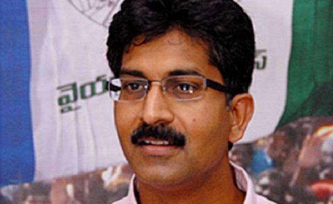 రాష్ట్రానికి 16,587 మంది ప్రవాసుల రాక : మేడపాటి వెంకట్