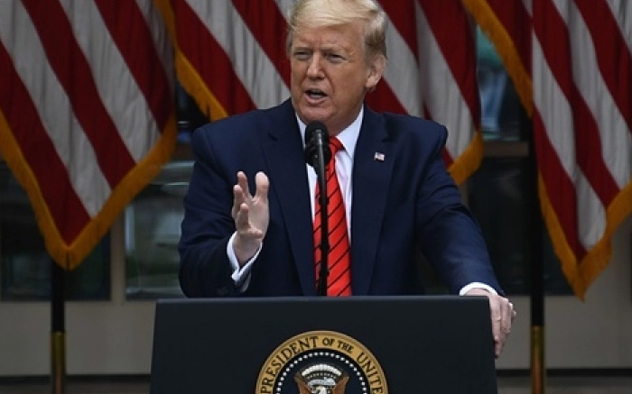 ట్రంప్ ప్రభుత్వం కరోనా వైరస్ పరీక్షలకి మరియు ట్రేసింగ్ కోసం కొత్త నిధులను  నిరోధించడానికి ప్రయత్నం