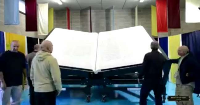 ప్రపంచంలోనే అతిపెద్ద భగవద్గీత