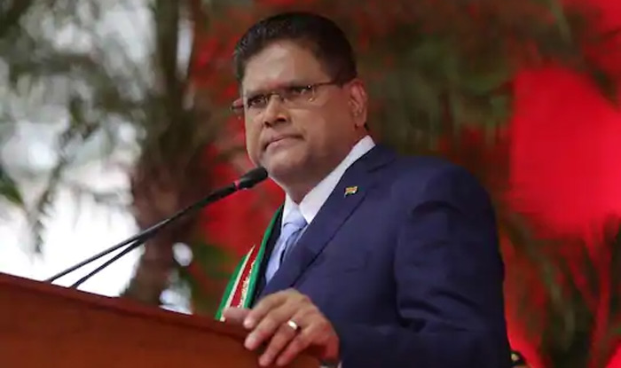 వేదాల సాక్షిగా సంస్కృతంలో అధ్యక్షుడి ప్రమాణస్వీకారం వేదాల సాక్షిగా సంస్కృతంలో అధ్యక్షుడి ప్రమాణస్వీకారం