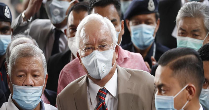 మాజీ ప్రధానికి 12 ఏళ్ల జైలు