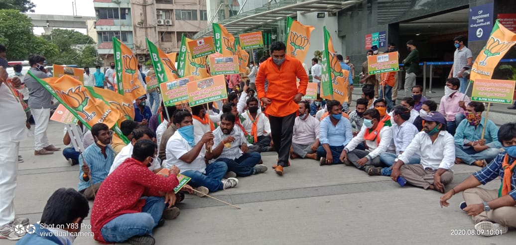 తెలంగాణ‌లో ప్రైవేటు ఆసుప‌త్రుల‌పై ప్ర‌జాగ్ర‌హం…