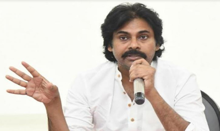 ప‌వ‌న్‌క‌ల్యాణ్ 29వ సినిమాకి ద‌ర్శ‌కుడు క‌న్‌ఫ‌ర్మ్ అయ్యాడా?