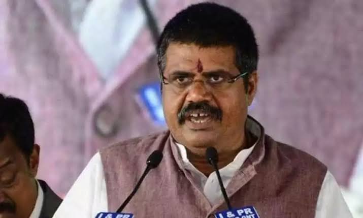 ఏపీలో మూడు అంతర్జాతీయ స్డేడియంలు