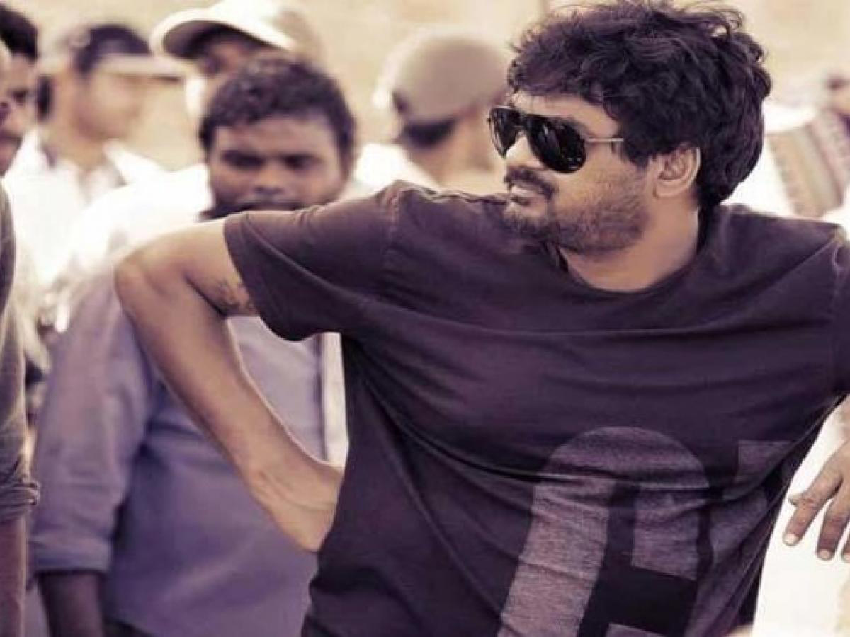 అమ్మాయిల‌ను అస‌భ్యంగా చూపిస్తాడు.. అత‌ను చెబితే మేం వినాలా?