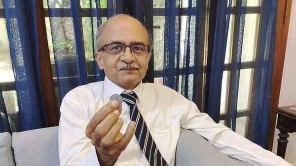 రూపాయి జరిమానా విధించిన సుప్రీంకోర్టు