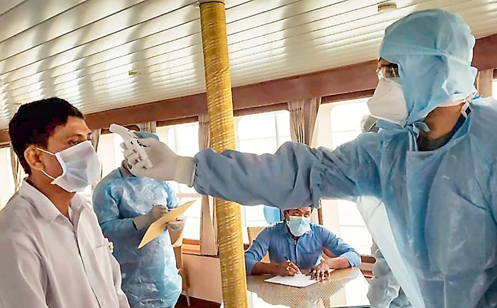 మాస్క్ తో 2 లక్షల మరణాలకు చెక్