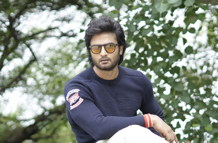 ‘వి’ చిత్రంలో ప‌వ‌ర్‌ఫుల్ పోలీస్ ఆఫీస‌ర్‌గా పాత్ర చేయ‌డం చాలా హ్యాపీగా అనిపించింది :  సుధీర్‌బాబు