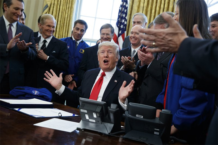 Trump Signs Nasa Bill Ponders Sending Congress To Space 