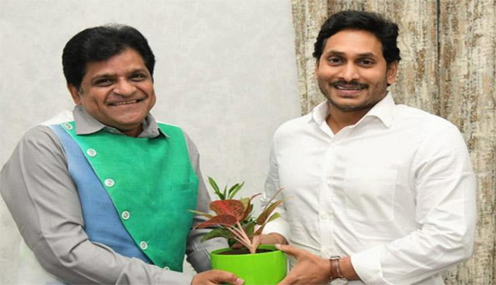 ముఖ్యమంత్రి వైఎస్ జగన్ తో ఆలీ భేటీ
