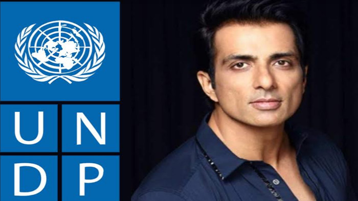 సోనూ సూద్ సేవలకు ఇంటర్నేషనల్ అవార్డు : మహా దిగ్గజాల సరసన నిలిచిన ఆపద్బాంధవుడు