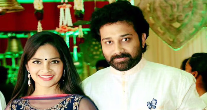 స్కూళ్ల‌పై”‘శివా”‘లు..కొన‌సాగిస్తున్న‌ దంప‌తులు