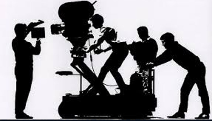 టాలీవుడ్ కరోనా స్పెషల్ ఆఫర్ : నటి నటులు సాంకేతిక నిపుణులు రెమ్యునరేషన్లో 20 శాతం కోత టాలీవుడ్ కరోనా స్పెషల్ ఆఫర్ : నటి నటులు సాంకేతిక నిపుణులు రెమ్యునరేషన్లో 20 శాతం కోత