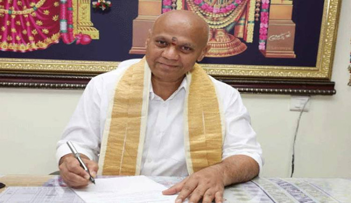 టీటీడీ ఈవోగా ధర్మారెడ్డి బాధ్యతల స్వీకరణ