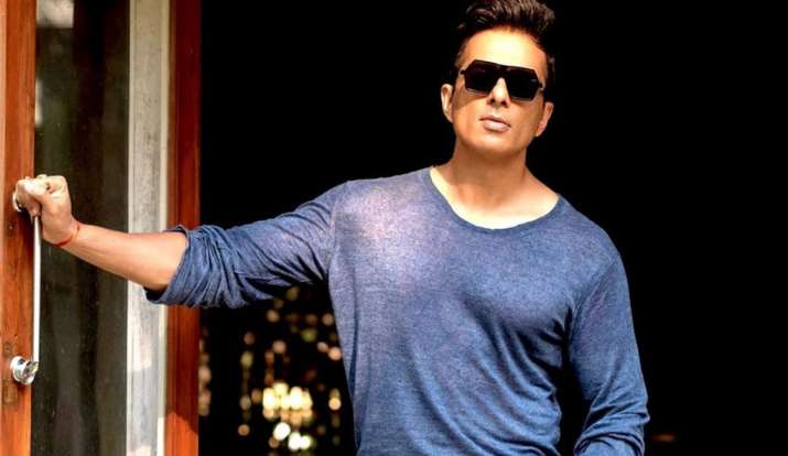 ఆపద్బాంధవుడు సోనూ సూద్  టాలీవుడ్ కి చేయూత : మేనేజర్ల చిన్నారులకు హార్ట్ సర్జరీలు