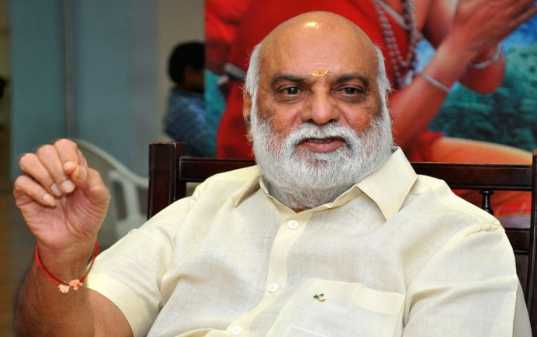 రెండు సీక్వెల్స్ చేసేందుకు రెడీ అవుతున్న ద‌ర్శ‌కేంద్రుడు.. ఒక సినిమాలో చ‌ర‌ణ్ హీరో?