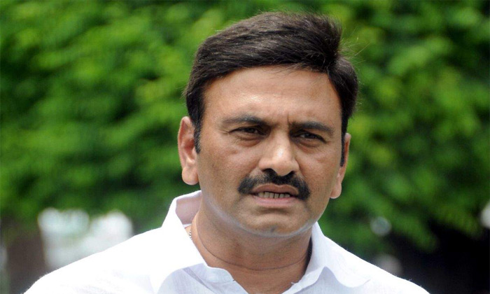 ఎంపీ రాఘురామకృష్ణం రాజుపై వేటు