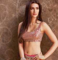 ‘ఆదిపురుష్‌`లో న‌టించే హీరోయిన్ల లిస్ట్‌లో కొత్త‌గా చేరిన ముద్దుగుమ్మ‌!