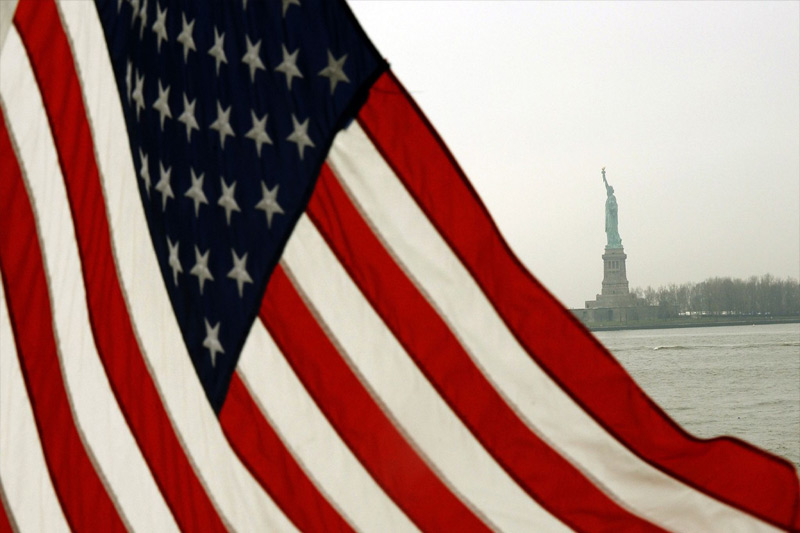 10 కోట్ల మంది ఇంటికే పరిమితం