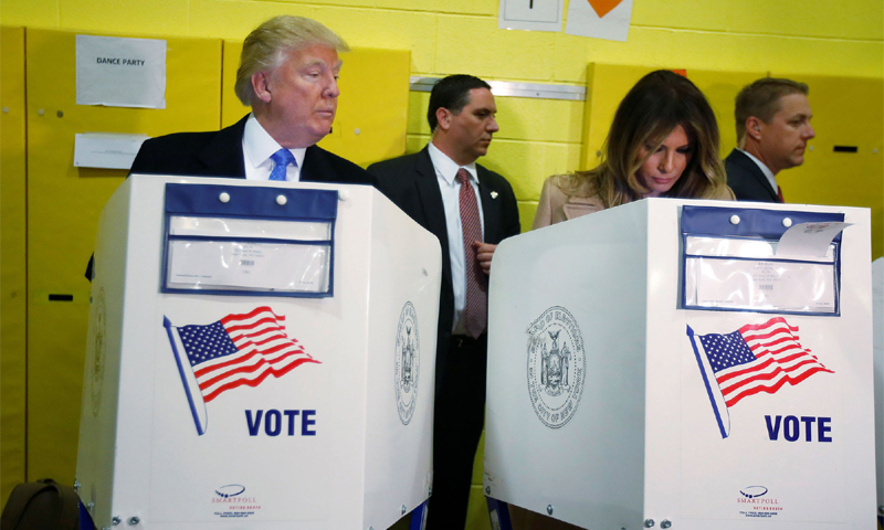 ముందే ఓటు హక్కు వినియోగించుకున్న అమెరికా అధ్యక్షుడు