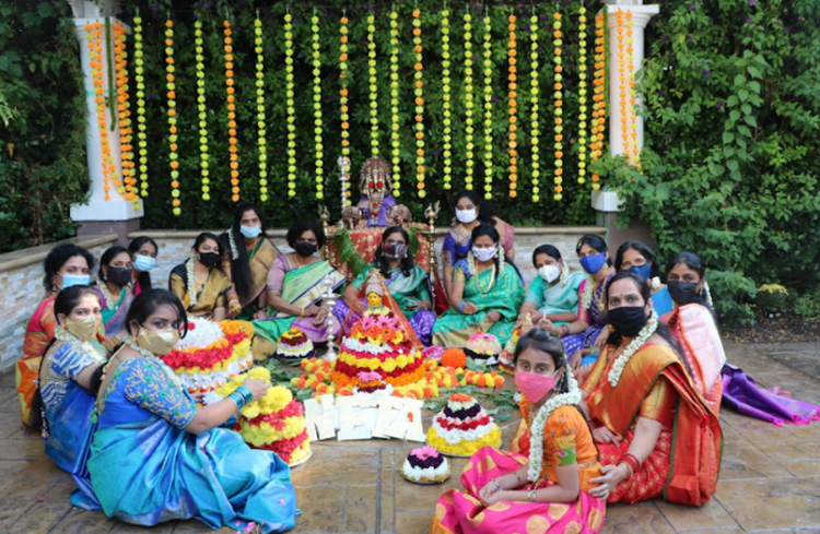 వేటా ఆధ్వర్యంలో బతుకమ్మ సంబరాలు