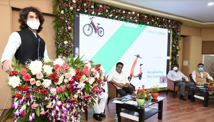 “వాట్స్ అండ్ వోల్ట్స్” కంపెనీలో భాగస్వామి గా హీరో విజయ్ దేవరకొండ