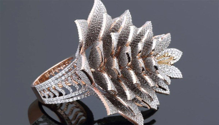 వేలానికి బ్రహ్మ వజ్రకమలం