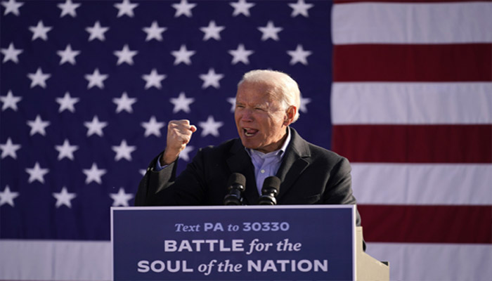 జో బైడెన్ వైపే అంటున్న సర్వేలు