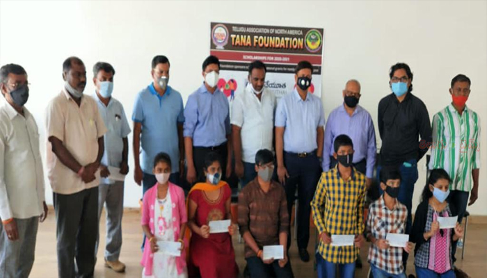 తానా చేయూత ద్వారా కర్నూలు విద్యార్థులకు స్కాలర్‌ షిప్‌ల పంపిణీ