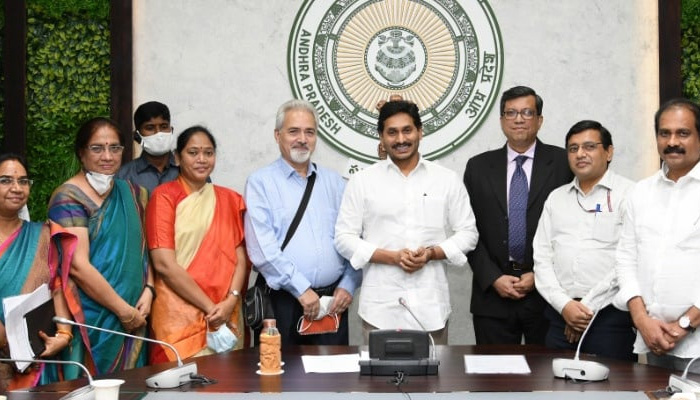 కేంద్ర బృందంతో సీఎం వైఎస్ జగన్