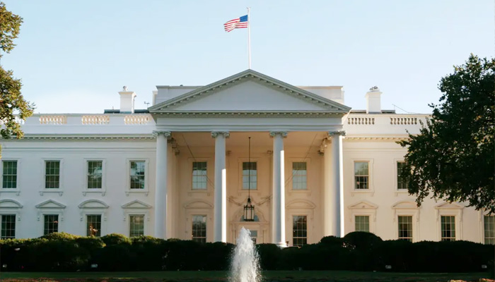 శ్వేత సౌధంలో కరోనా కలకలం