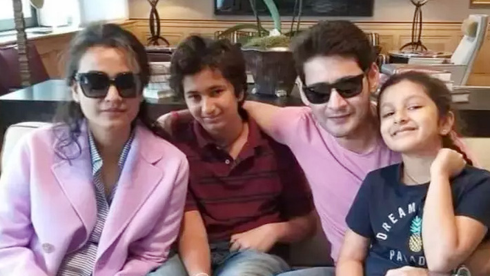 దుబాయ్ లో మహేష్ ఫామిలీ  దీపావళి ధమాకా