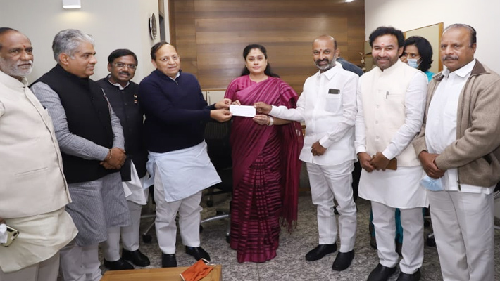 బీజేపీలో చేరిన విజయశాంతి