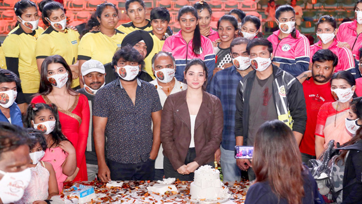 ‘సీటీమార్’ సెట్ లో గ్రాండ్ గా తమన్నా బర్త్ డే సెలబ్రేషన్స్.