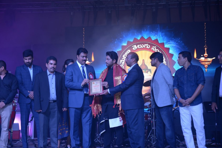 తెలుగువాళ్ళంతా కలిసి సంబరాలు చేసుకోవడం ఆనందంగా ఉంది – అల్లు అర్జున్‌