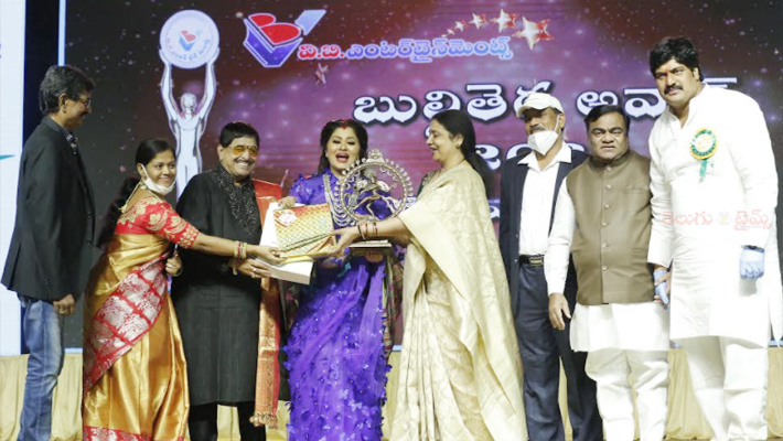 ‘మయూరి’ సుధకు ‘లెజెండ్’ అవార్డ్