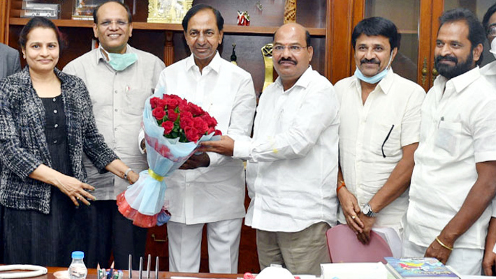 ప్రభుత్వ ఉద్యోగులకు వేతన పెంపు