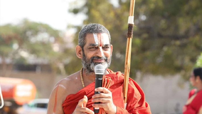 అలజడి తగ్గించేందుకే.. ఆలయాల పర్యటన