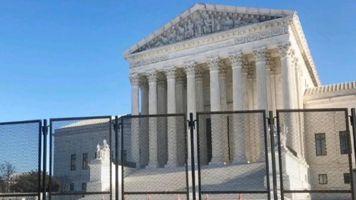 అమెరికా సుప్రీంకోర్టుకు బాంబు బెదిరింపు